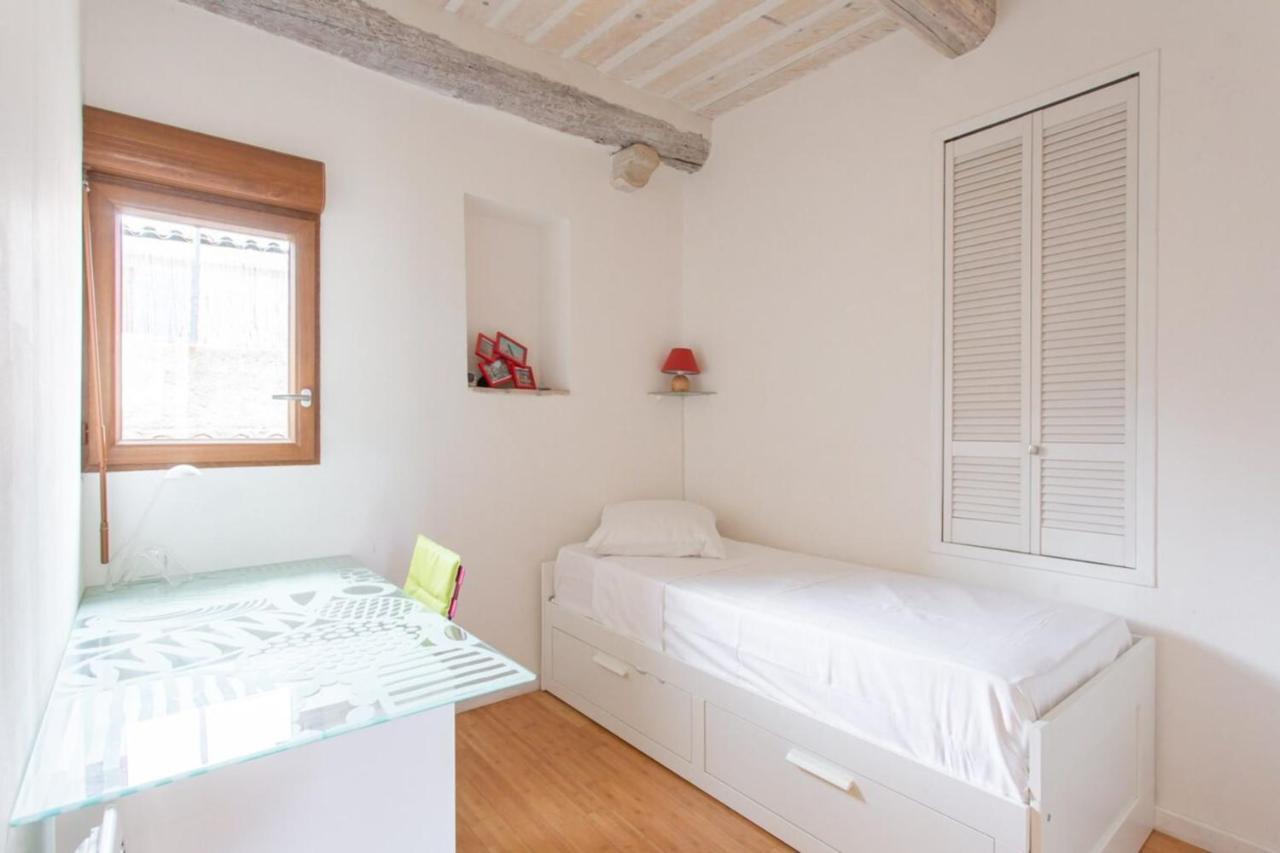 2-Star Apartment Close To Beaches And All Amenities Antibes Eksteriør bilde